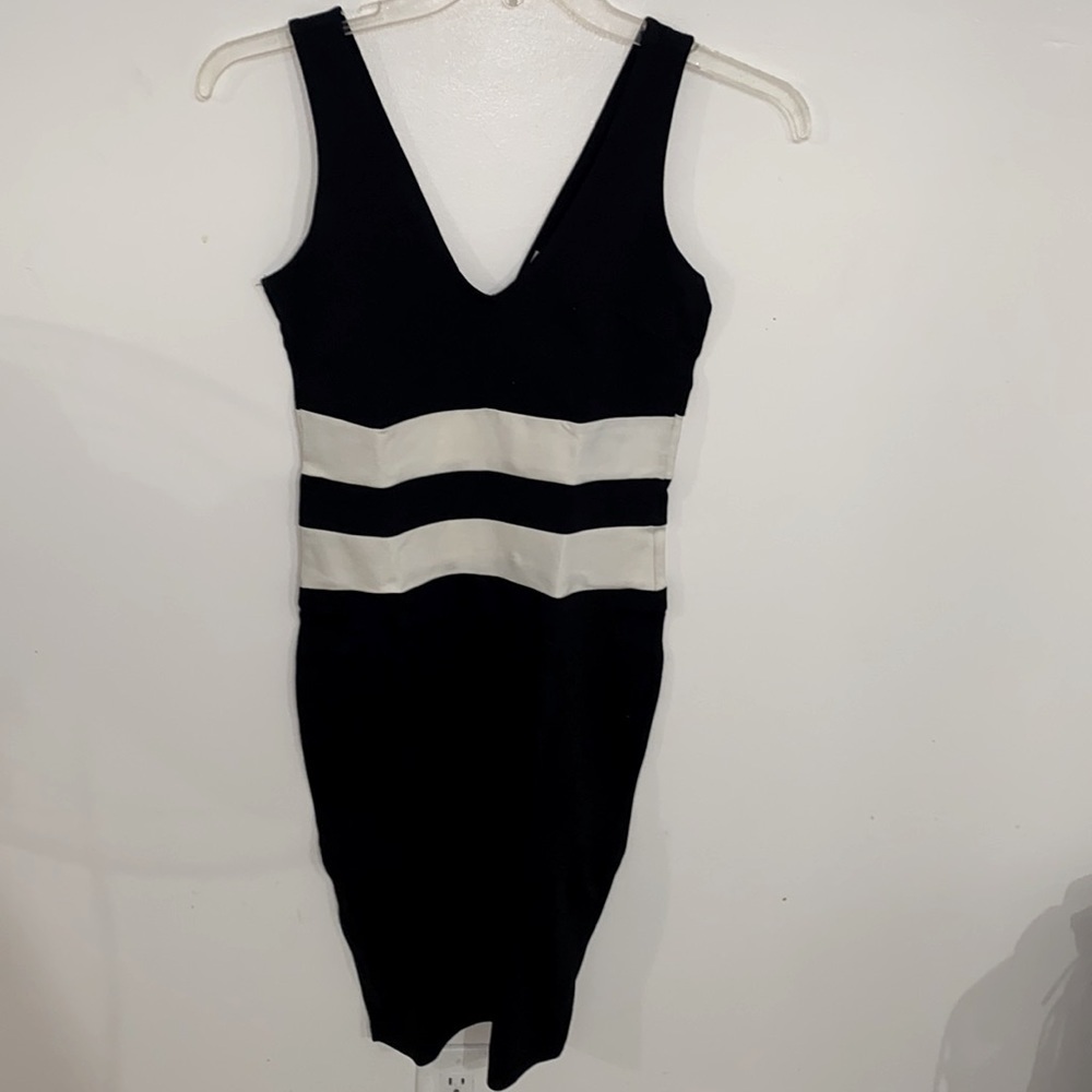 NWOT guess black and white size: M